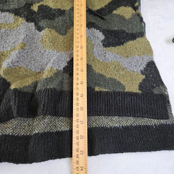 Rock & Republic Green Camo Hoodie Sweater LaceUp V-Neck Fall Grunge Sleeze Large - Picture 7 of 8